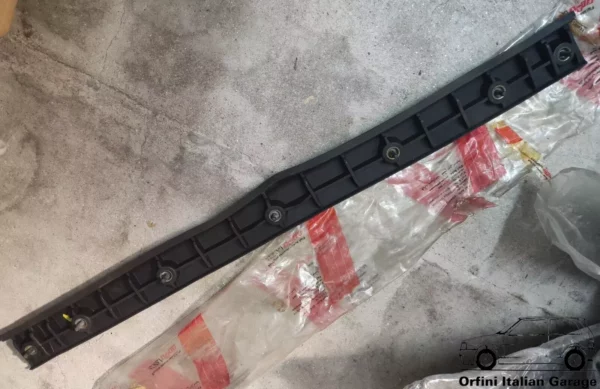 82371323 Rear Bumper Rubber Trim Lancia Beta HPE View Front