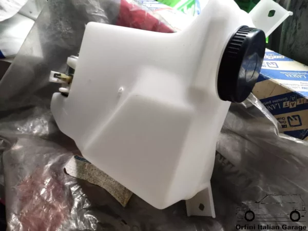 82376469 Windscreen Water Tank Lancia Prisma View Front