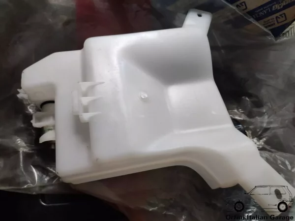 82376469 Windscreen Water Tank Lancia Prisma View Rear