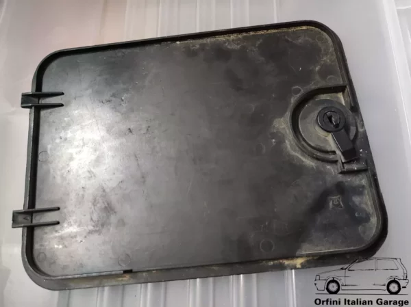 82397274 Rear Wiper Tank Cover Lancia Delta 831 View Front