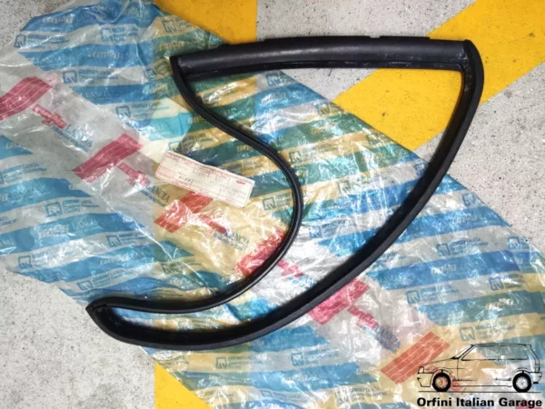 82420802 7794889 82411016 - Rear Right Side Window Lancia Thema Fiat Croma View Front