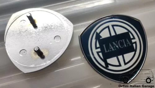 82427068 82381345 Radiator Badge Stemma Lancia Delta Thema Y10 View Front