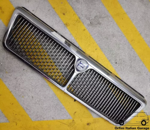 82475796 Front Grill Griglia Mascherina Lancia Thema S3 View Rear