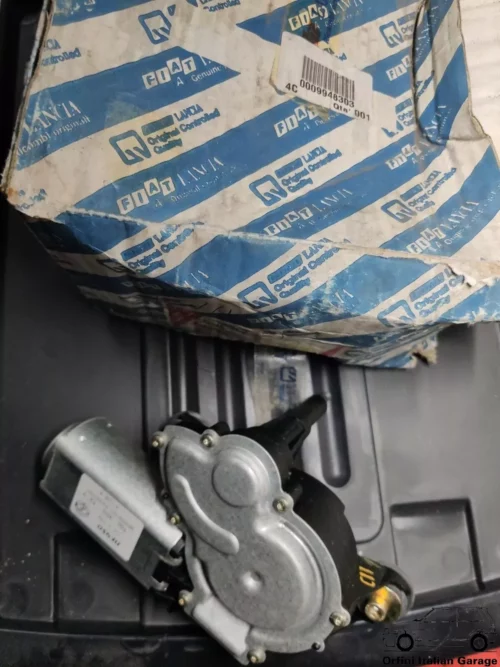 9948303 9945841 Fiat Punto 176 Windscreen Wiper Motor View Rear