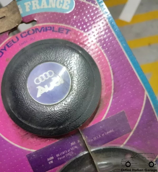 Audi 80 VW Passat - Formuling Steering Wheel Hub Adapter Boss Horn View Front