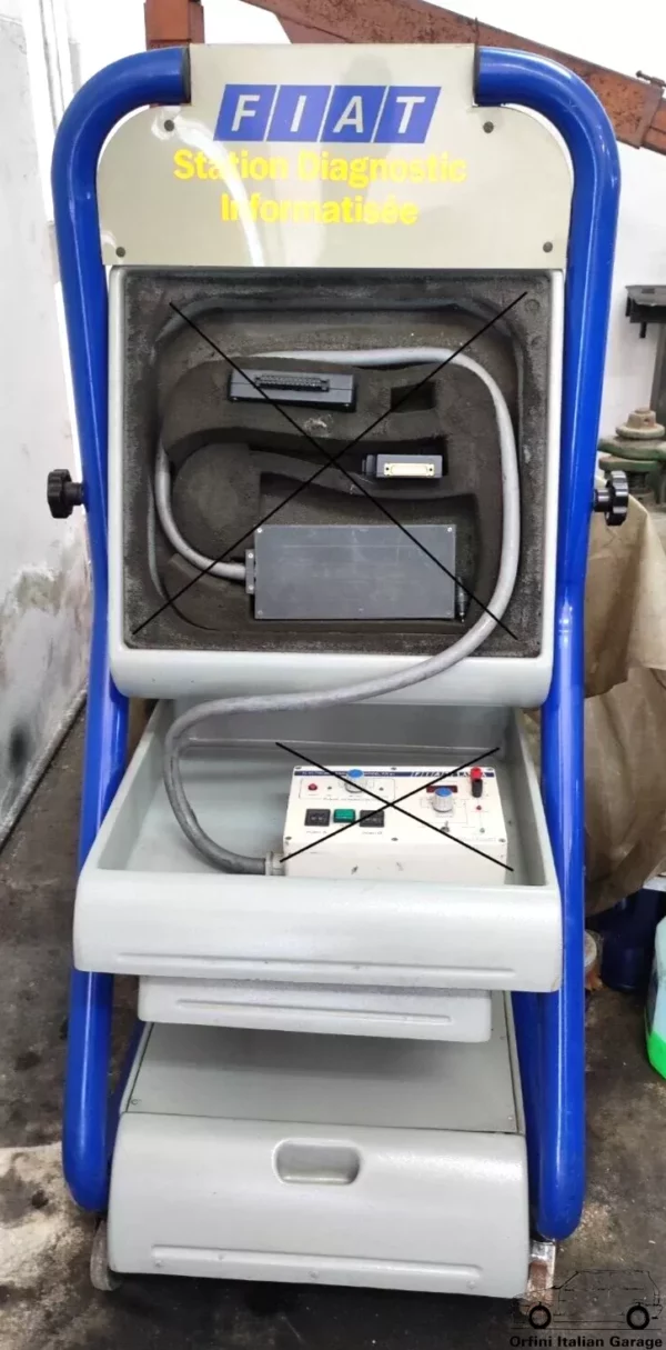 Fiat Lancia Diagnostic Center Display Cabinet Showroom - PR01 NOT INCLUDED View Front