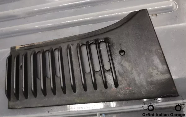 Left Grill Windscreen Vent Seat Marbella View Front