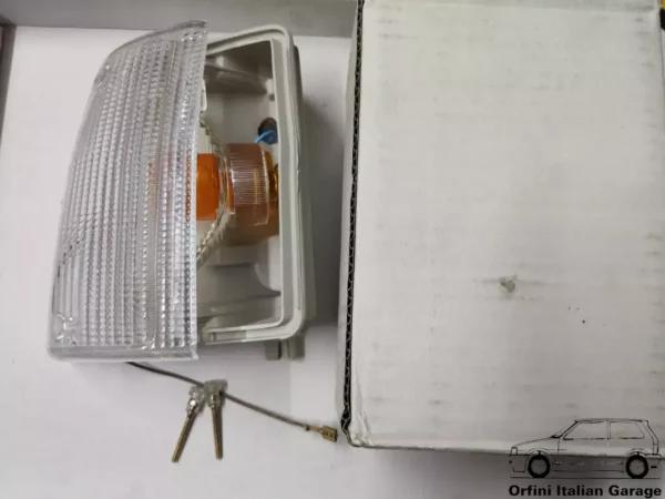 7572851 7538307 Left Indicator Fiat Uno MK1 White