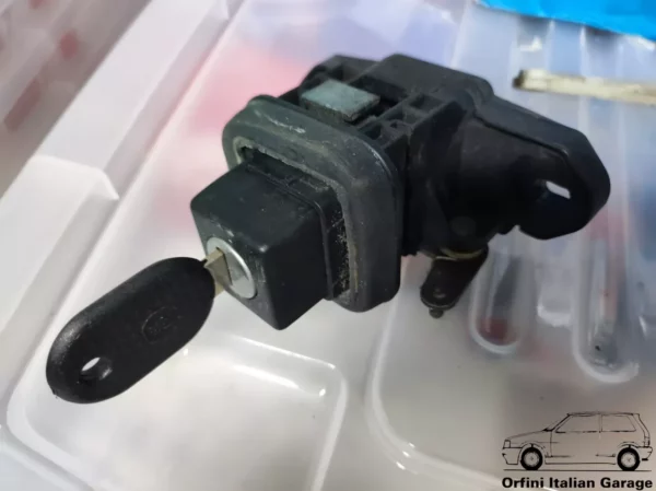 11311-7673496-7637810.webp 7673496 7637810 Tailgate Back Door Lock Fiat Uno MK2