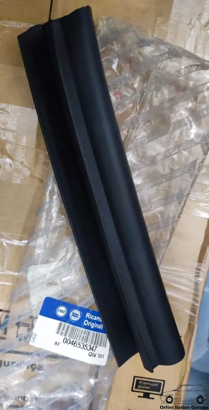 11377-46535347-46476972-46443770-1.webp 46535347 46476972 46443770 Soft Top Left Rubber Seal Gasket Fiat Barchetta