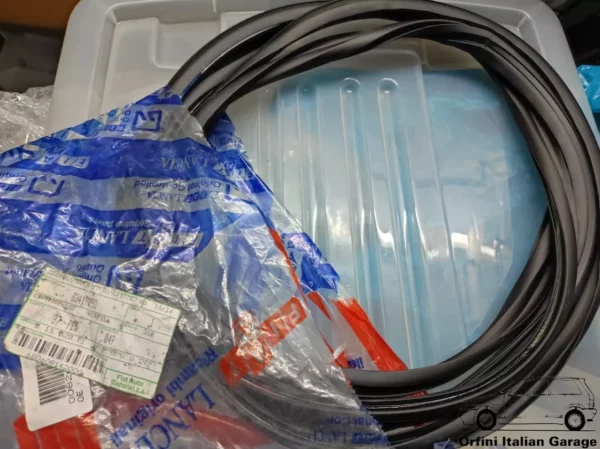 82419053  Back Door Window Rubber Seal Fiat Croma