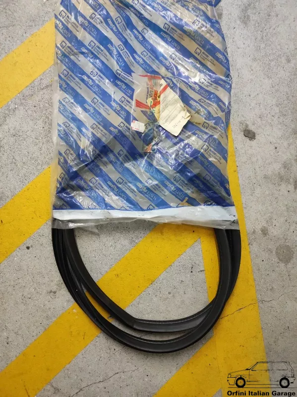 11760-7736379-1.webp 7736379 Rear Side Window Rubber Seal Fiat Punto 176 3 Doors