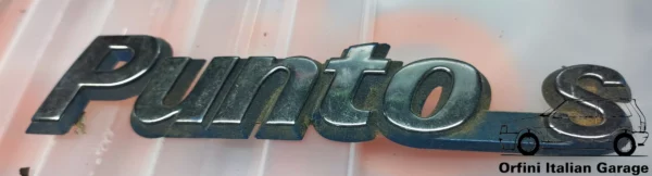 12100 7798295 7798295 Rear Badge Scritta Fiat Punto S