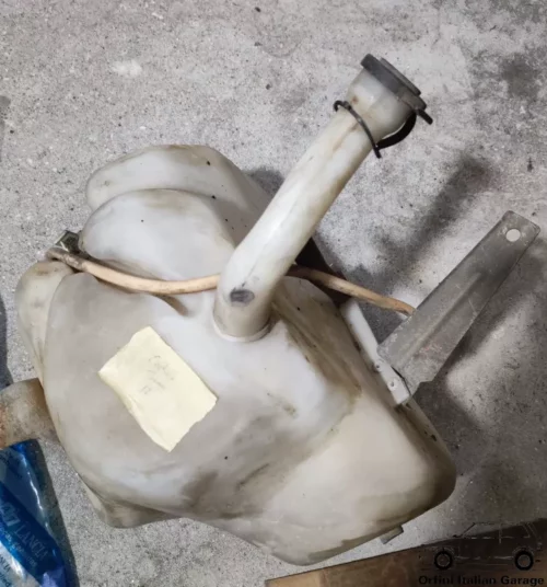 82438615 82455909 Windscreen Wiper Water Tank Lancia Thema Fiat Croma