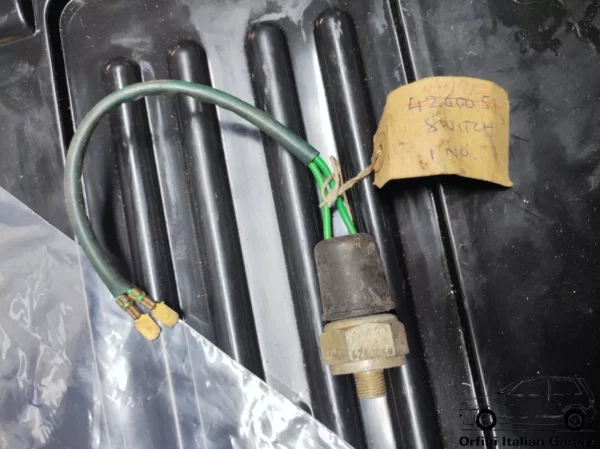 12640-4260059-4419121.webp 4260059 4419121 Pressure Switch Sending Unit AC Fiat X1/9 Lancia Beta
