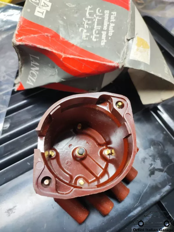 12642-9922447-9928252-9924395-2.webp 9922447 9928252 9924395 Distributor Cap Fiat 124 Sport Coupe Spider 131 X1/9 Lancia Beta