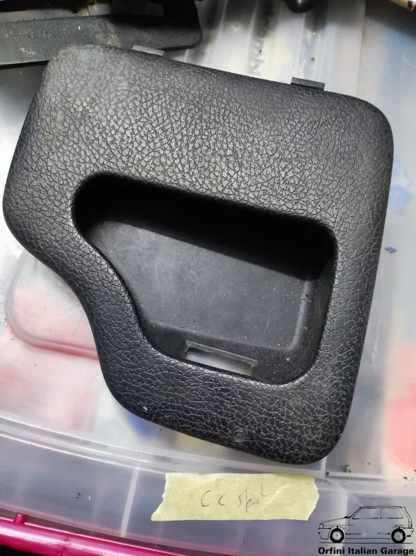 12694-9620949577-1.webp 9620949577 Fuse Box Cover Peugeot 106