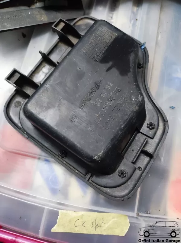 12694-9620949577-2.webp 9620949577 Fuse Box Cover Peugeot 106
