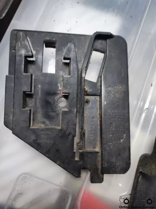 12697-9621789680-1.webp 9621789680 Rear Right Bumper Mount Peugeot 106
