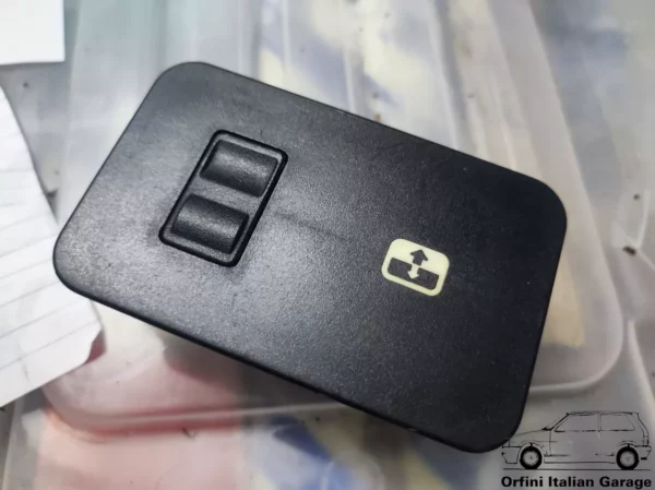12740-176737580-176737480-176737680-1.webp 176737580 176737480 176737680 Sunroof Switch Lancia Delta Prisma