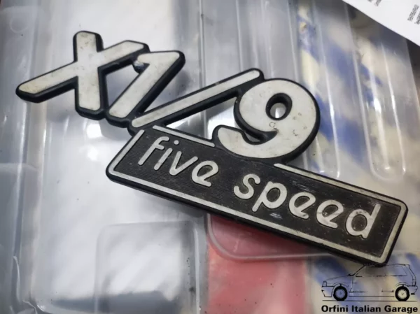 4422646  Rear Back Badge Scritta Fiat Bertone X1/9 Five Speed