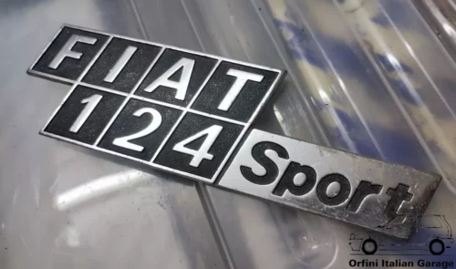 4239643  Rear Back Badge Scritta Fiat 124 Sport Spider Coupe