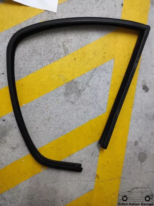 7708165 7542297 Front Right Window Rubber Fiat Uno 5 Doors